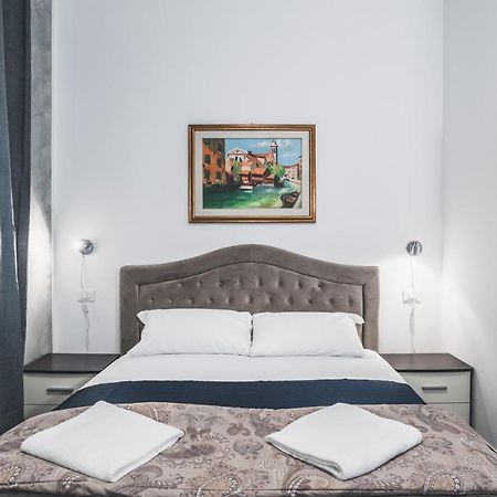 Bulldog Station Apartments With Private Wc, Ac, Tv Местре Екстер'єр фото